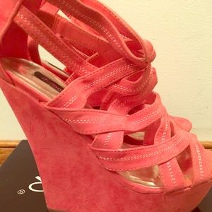 Women’s open toe strappy platform wedges